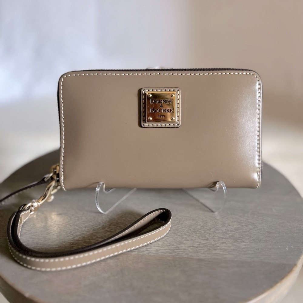 Dooney and Bourke Selleria Leather Wallet Wristlet in TAUPE